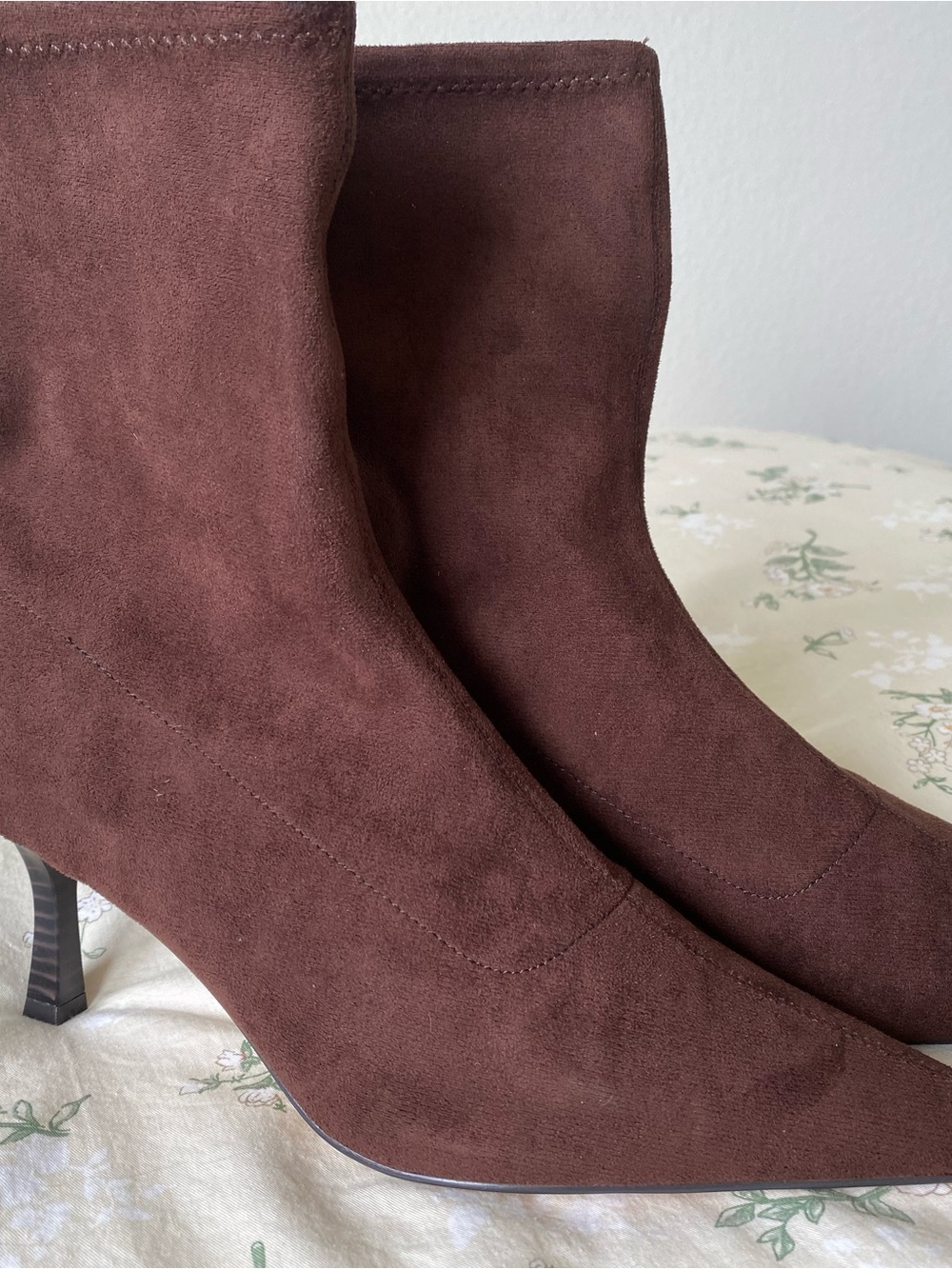 NWOB Ann Taylor Brown Faux Suede Boots Size 7.5